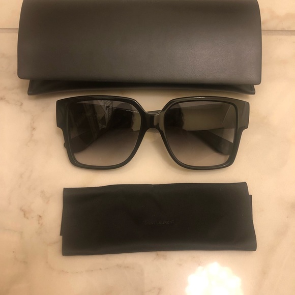 🔥NEW SHOW STOPPER YSL SUNGLASSES 🔥 - Picture 8 of 13